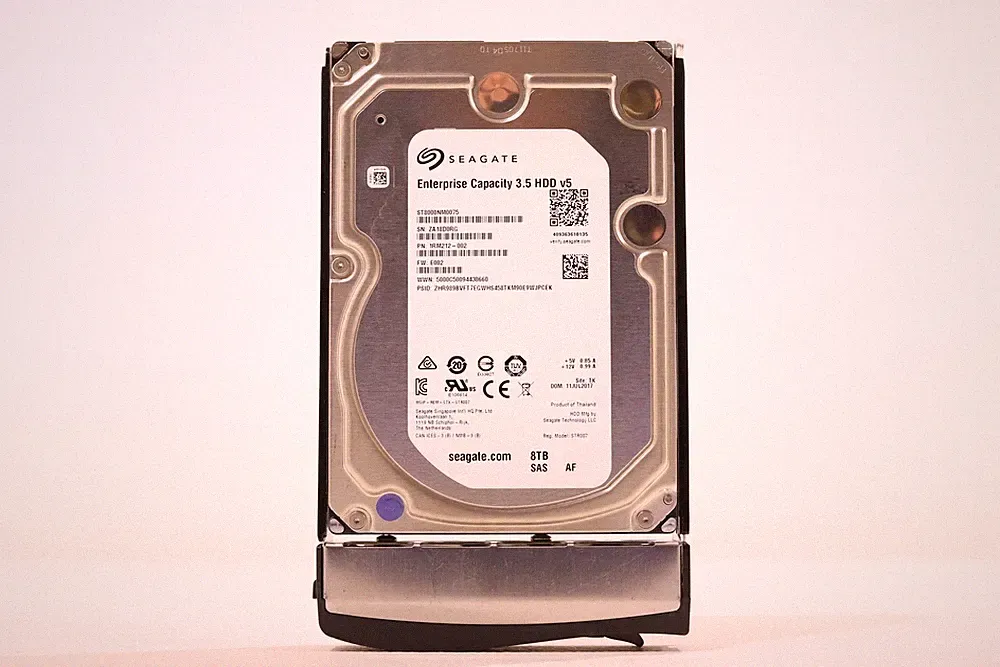 Seagate ST8000NM0075 8TB 3.5" 7.2K RPM SAS Hard Drive W/Caddy P/N: 1RM212-002